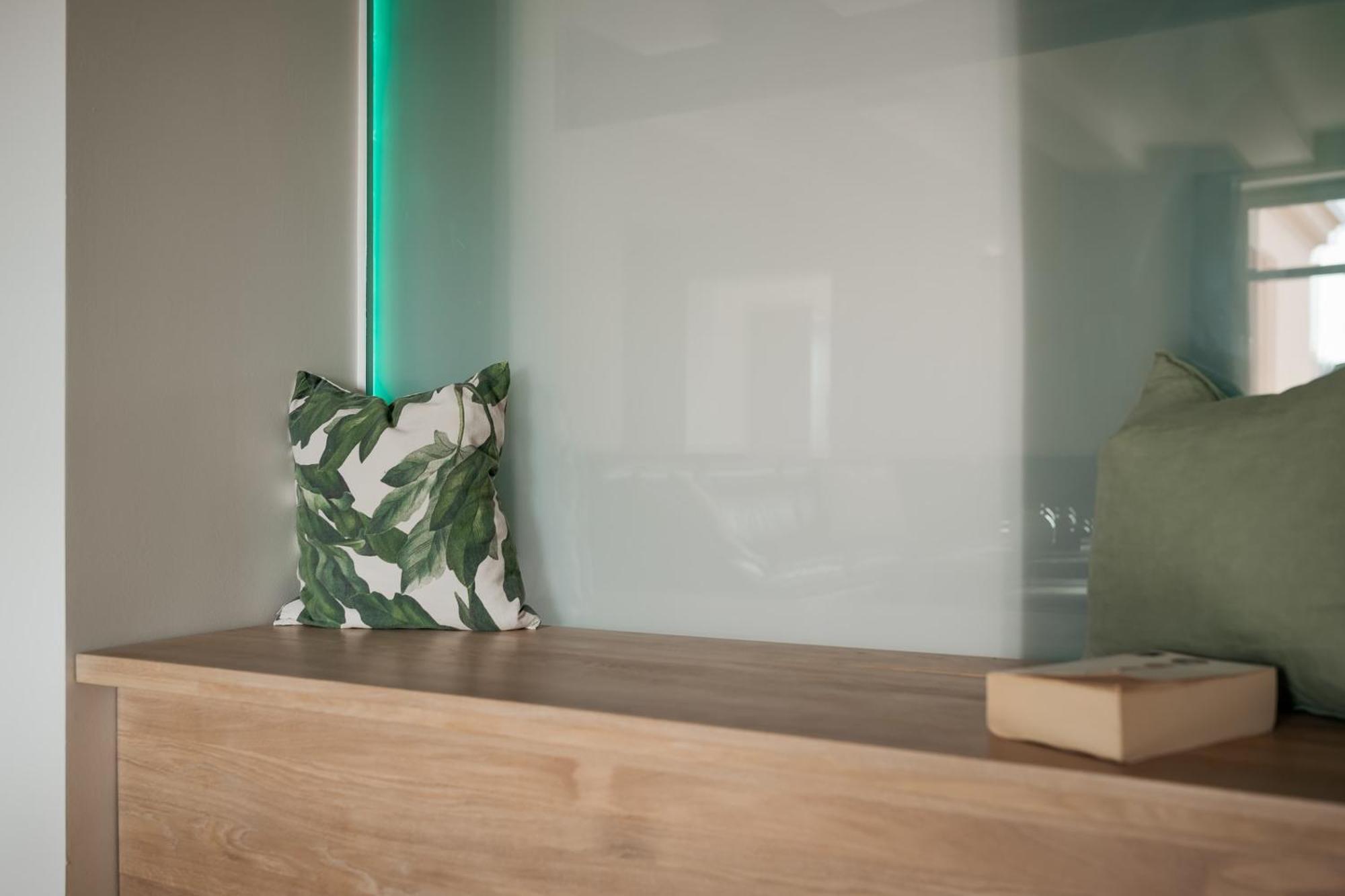 Dot 3 Bdr Apartment With Tyn Cathedral View & Ac Prag Exteriör bild