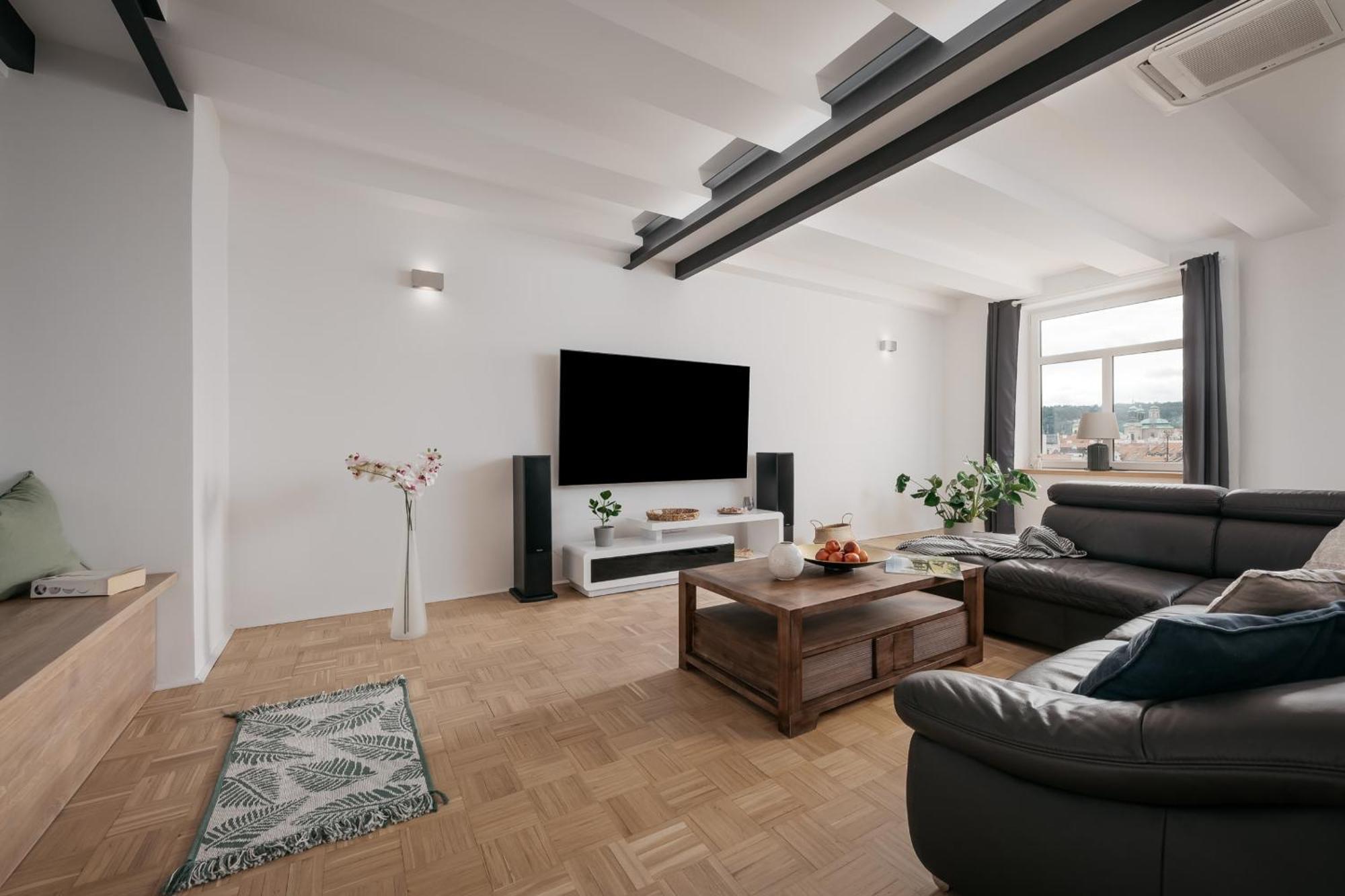 Dot 3 Bdr Apartment With Tyn Cathedral View & Ac Prag Exteriör bild